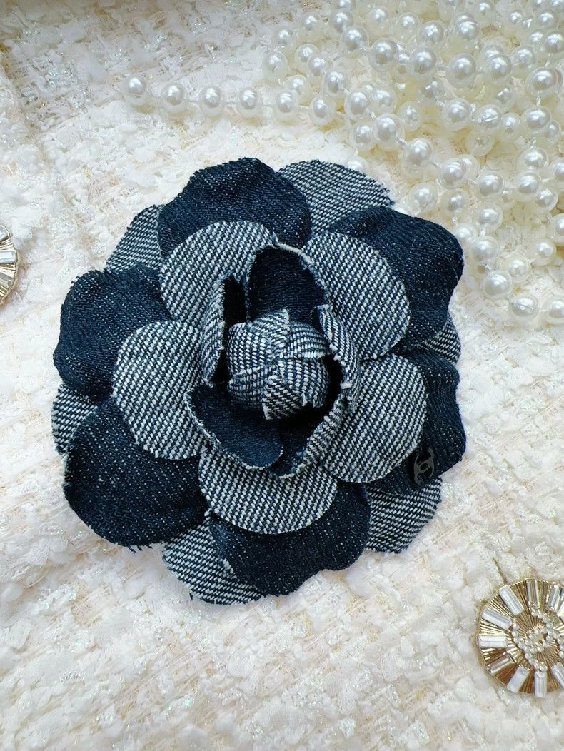 Chanel Chanel Camellia Brooch 17A Size ONE SIZE - 5 Thumbnail
