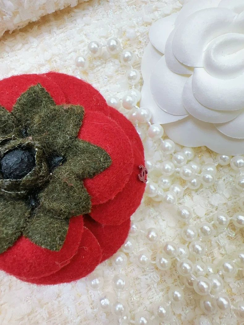 Chanel Chanel Red Camellia Wool Brooch Size ONE SIZE - 6 Thumbnail