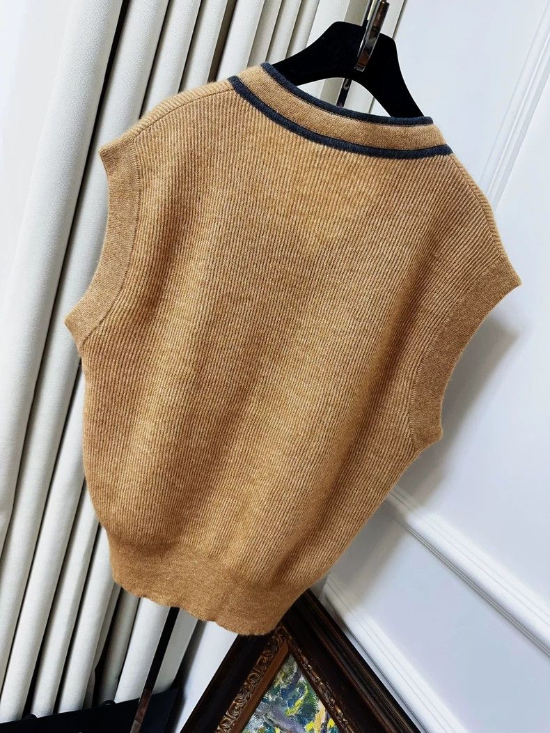 Brunello Cucinelli Brunello Cucinelli V-Neck Camel Knit Vest Size M / US 6-8 / IT 42-44 - 2 Thumbnail