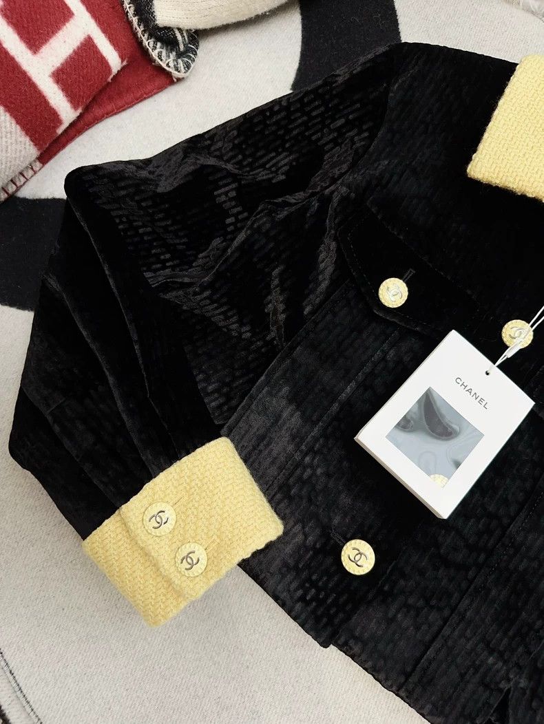Chanel Chanel 22B Velvet Contrast Collar Jacket Size M / US 6-8 / IT 42-44 - 4 Thumbnail
