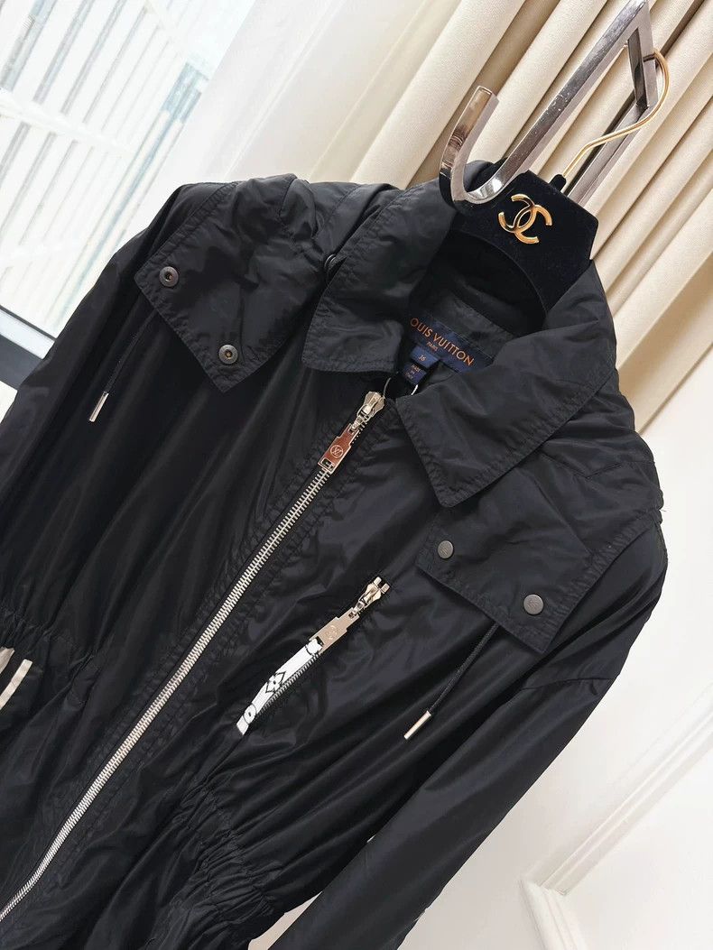 Louis Vuitton Louis Vuitton Black Hooded Windbreaker Jacket Size M / US 6-8 / IT 42-44 - 4 Thumbnail