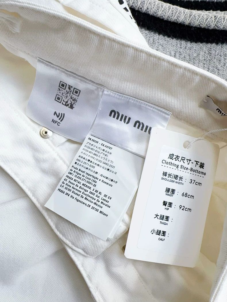 Miu Miu Miu Miu White Denim Shorts with Rhinestone Button Size 36" / US 14 / IT 50 - 7 Thumbnail