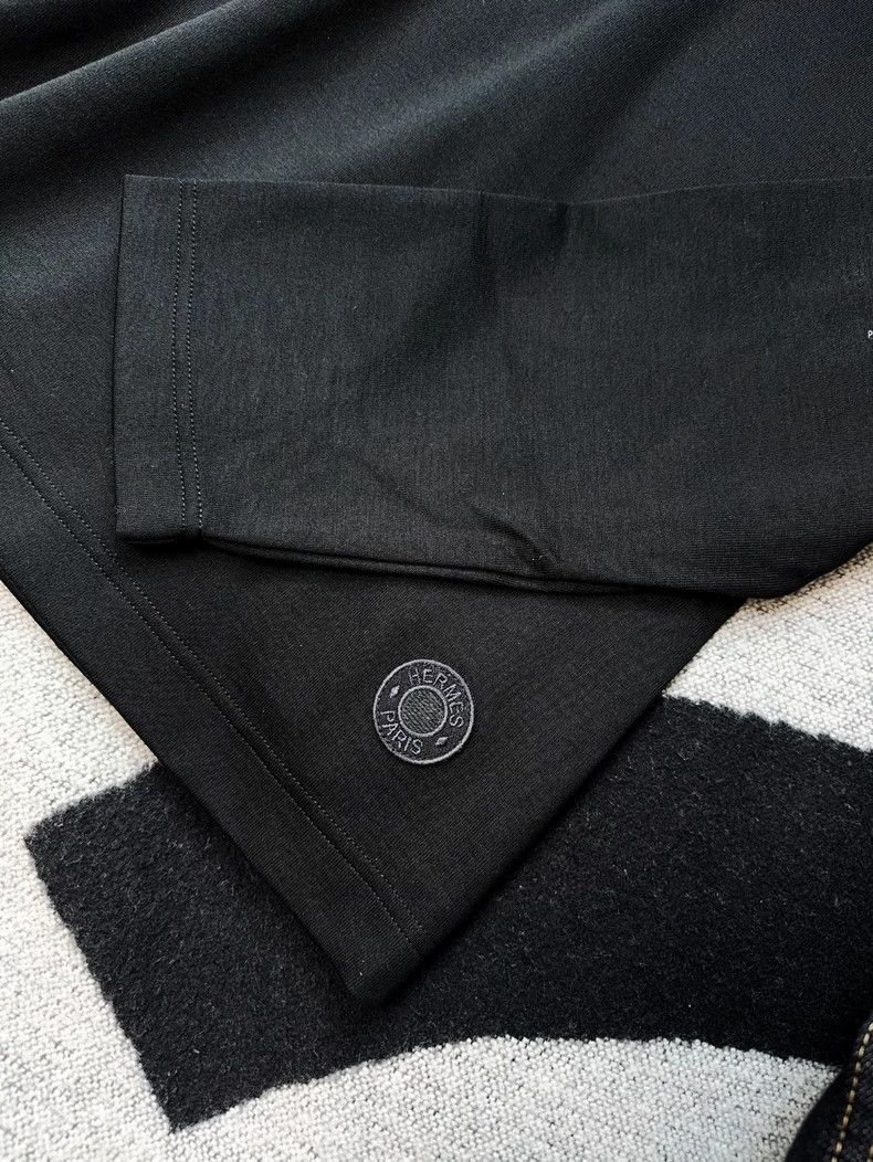 Hermes Hermes New Black Crewneck Stamp Logo Sweatshirt Size M / US 6-8 / IT 42-44 - 4 Thumbnail