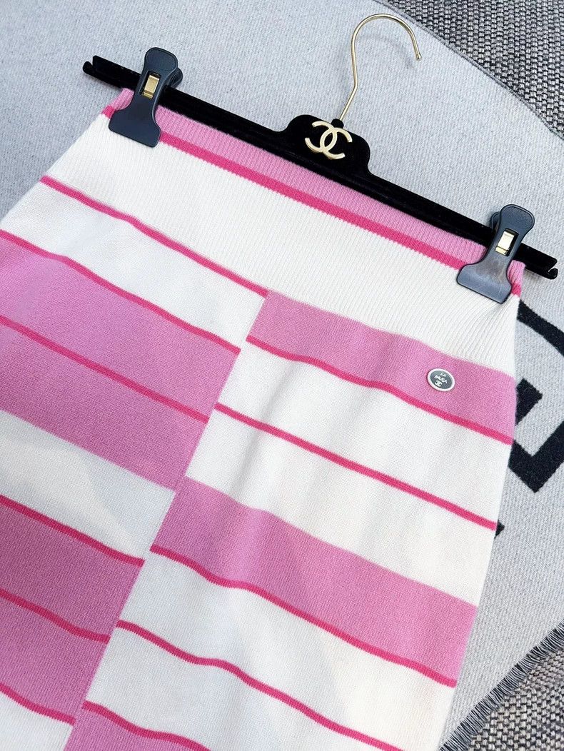 Chanel Chanel Pink White Striped Knit Skirt Size 36" / US 14 / IT 50 - 3 Thumbnail