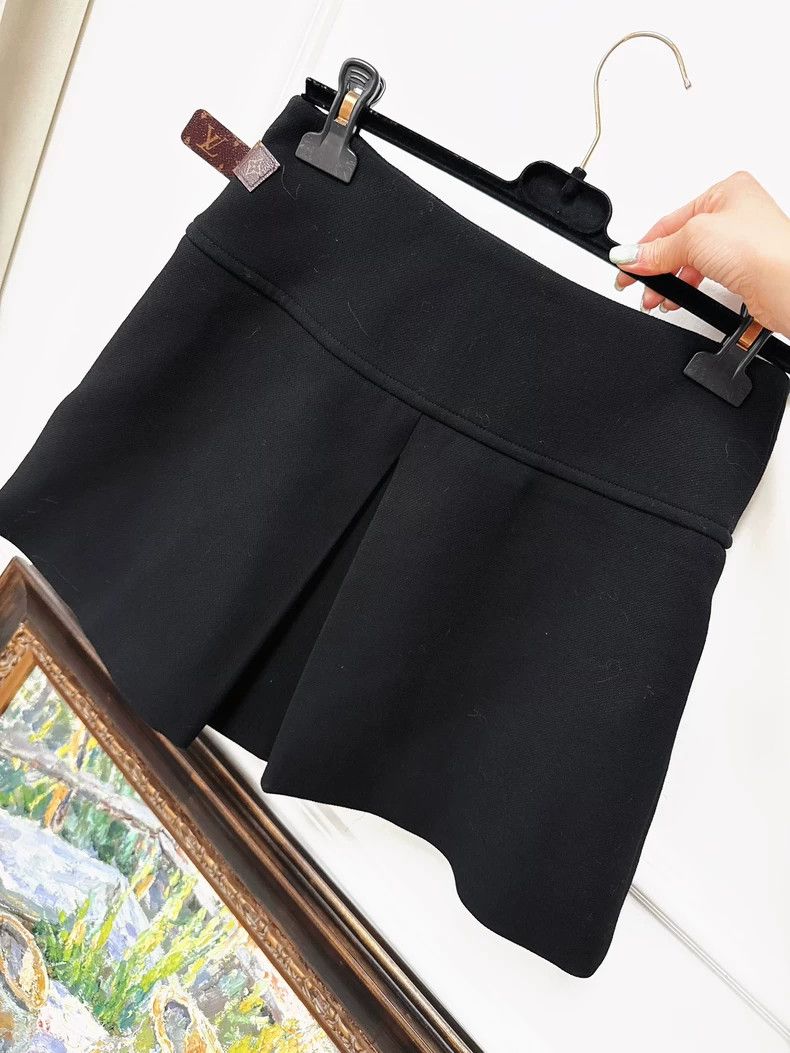 Louis Vuitton Louis Vuitton Black Pleated Mini Skirt Size 36" / US 14 / IT 50 - 4 Thumbnail