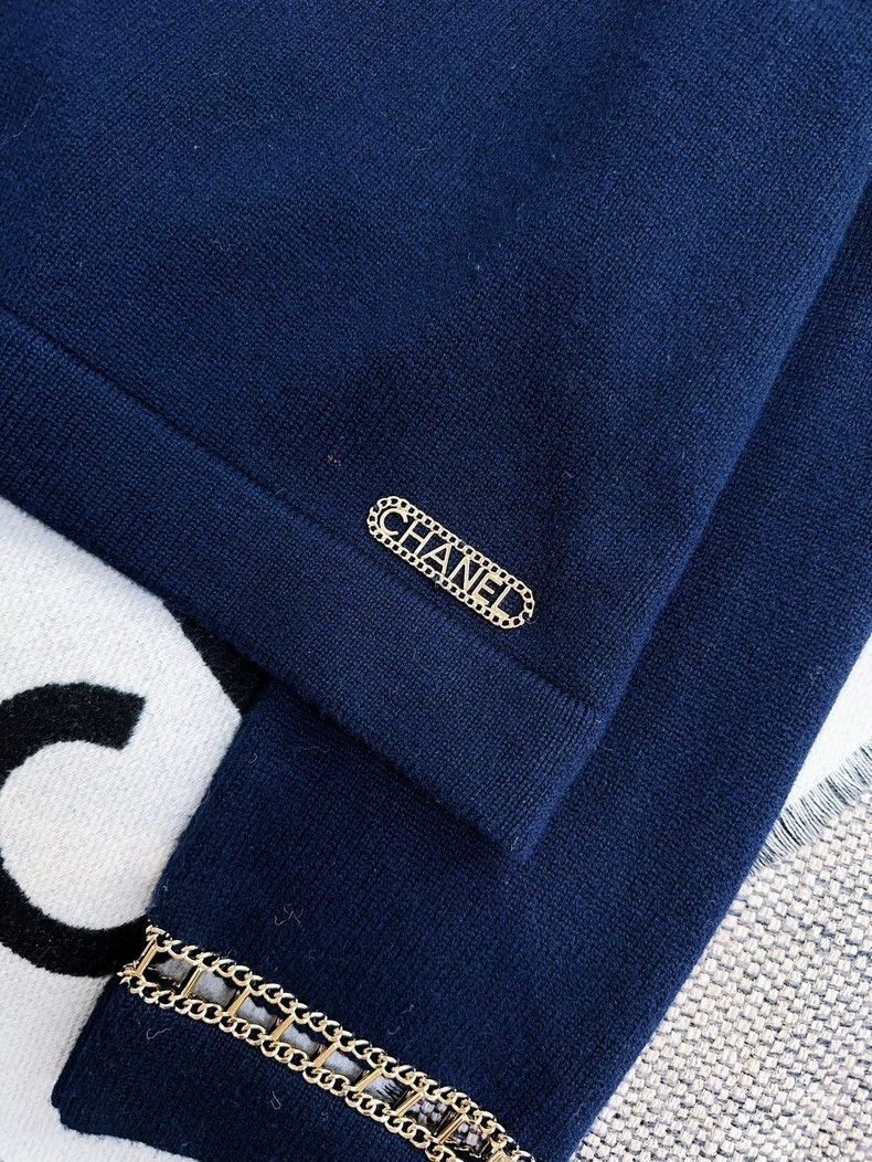 Chanel Chanel Blue Knit Off-Shoulder Top Size M / US 6-8 / IT 42-44 - 5 Thumbnail