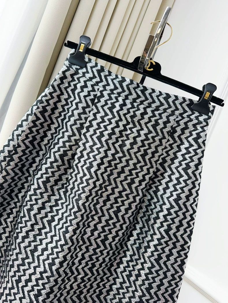 Chanel Chanel Silver Black Wave Pattern Skirt Size 36" / US 14 / IT 50 - 3 Thumbnail