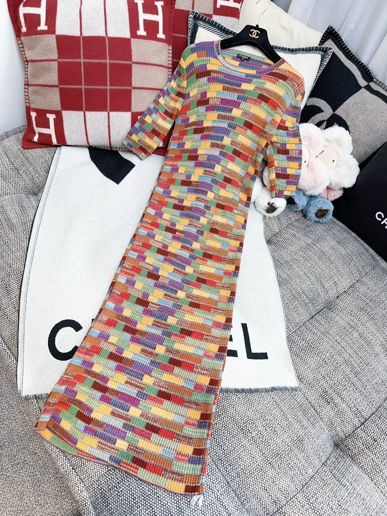 Chanel Chanel 18A Cashmere Color Block Knit Dress Size M / US 6-8 / IT 42-44 - 3 Thumbnail