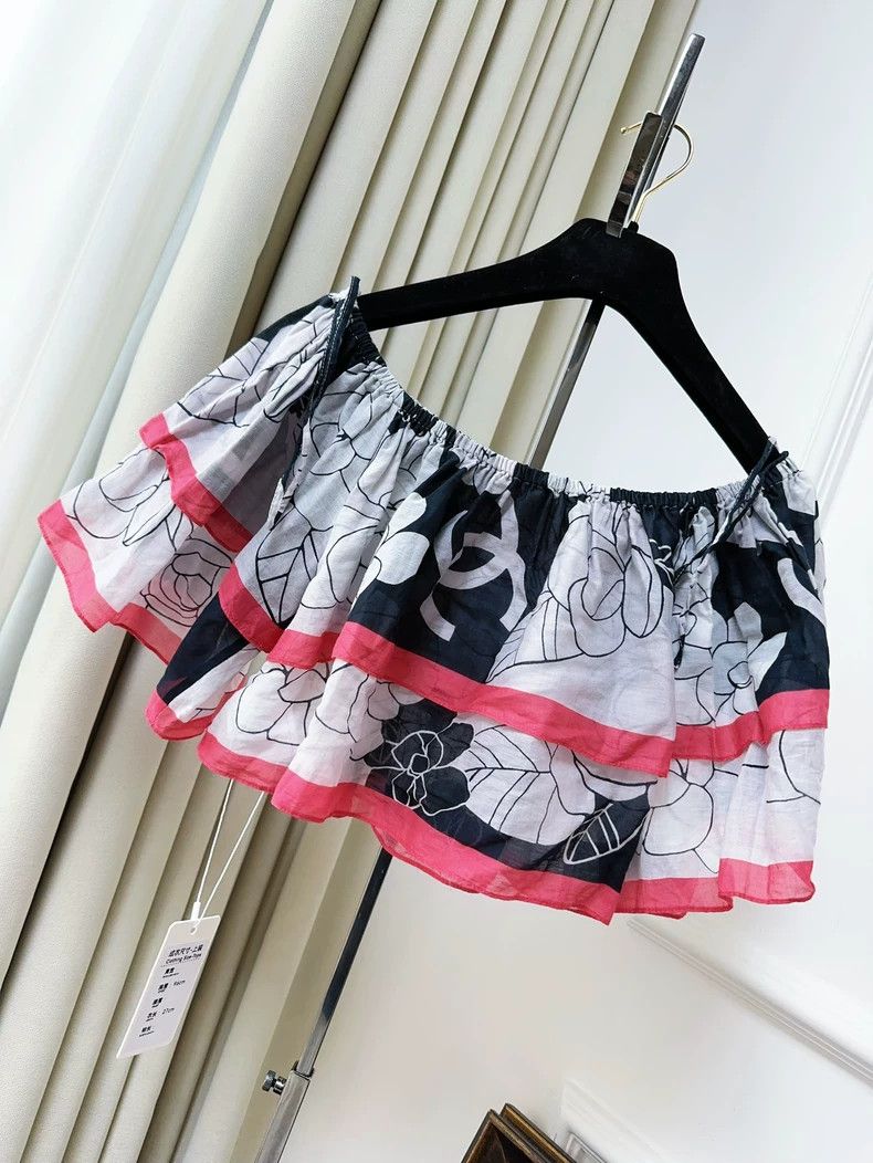 Chanel Chanel 21C Camellia Ruffle Off-Shoulder Top Size M / US 6-8 / IT 42-44 - 2 Thumbnail