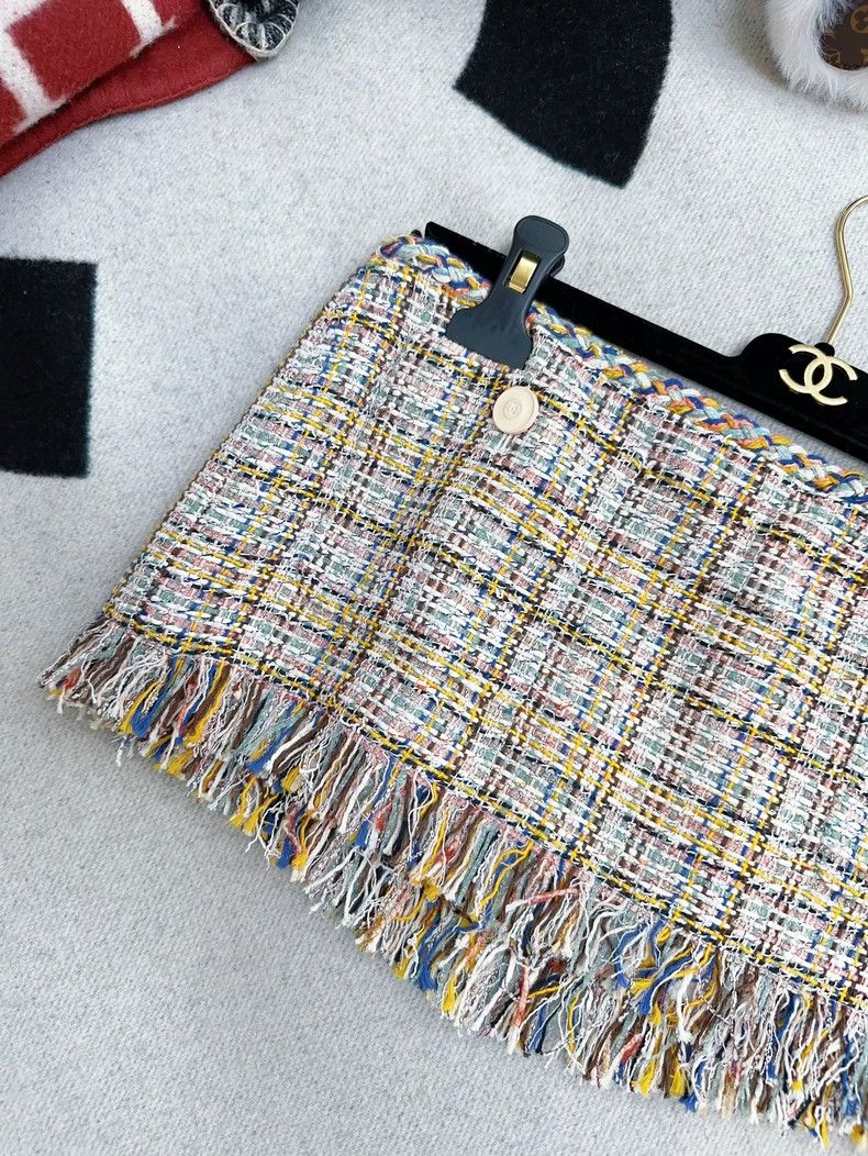 Chanel Chanel Tweed Fringe Mini Skirt Size 28" / US 6 / IT 42 - 4 Thumbnail