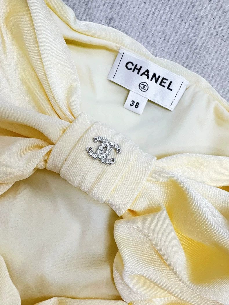 Chanel Chanel 23S Yellow Bow Rhinestone Off-Shoulder Top Size M / US 6-8 / IT 42-44 - 3 Thumbnail