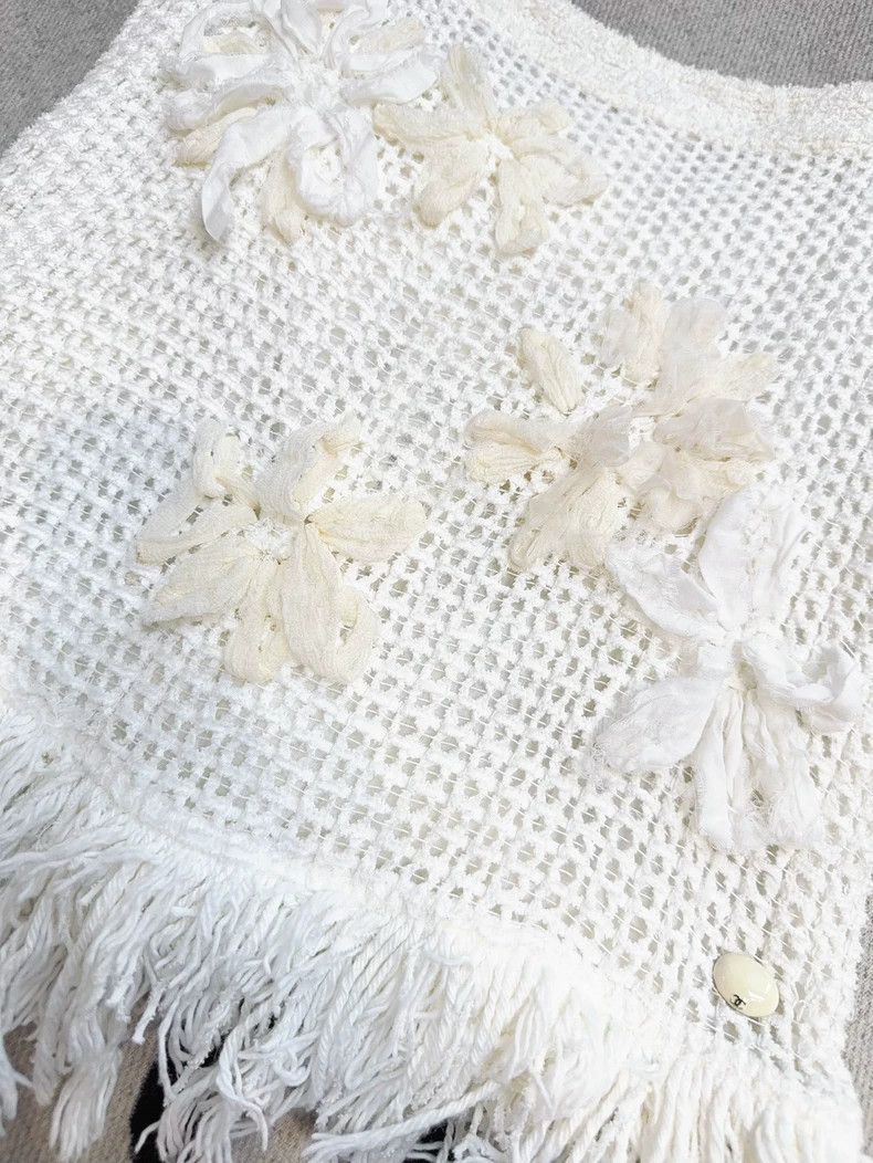 Chanel Chanel Camellia Fringe Knit Tank Top Size M / US 6-8 / IT 42-44 - 4 Thumbnail