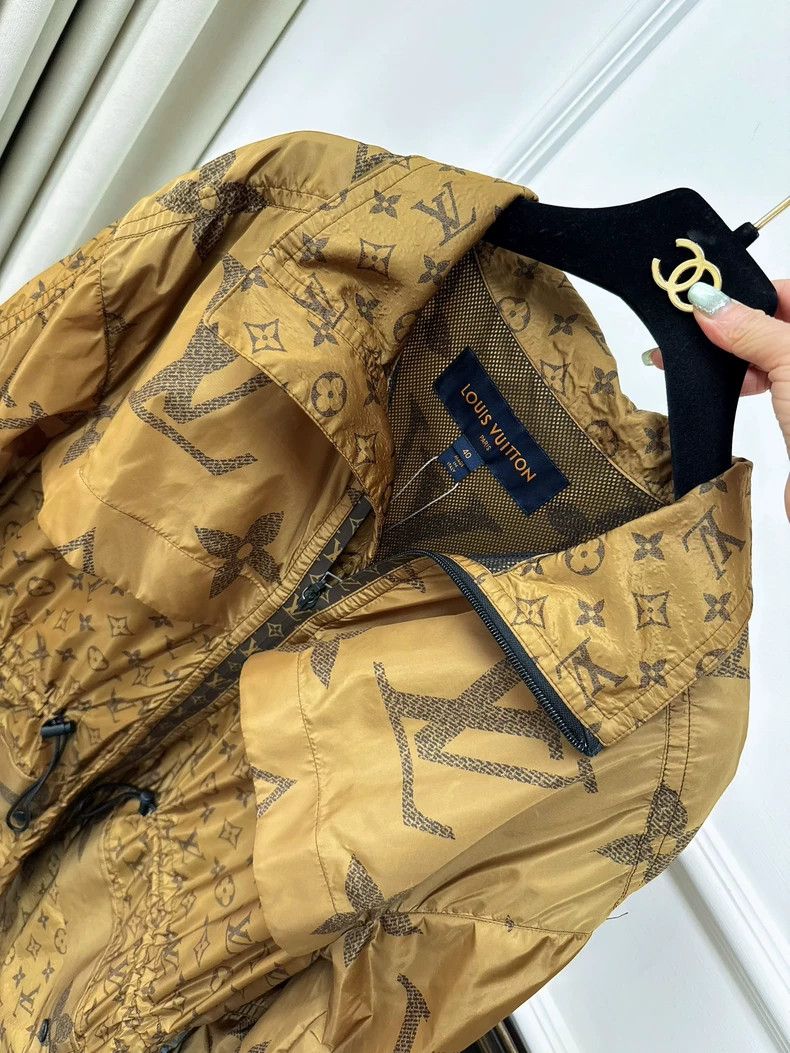 Louis Vuitton Louis Vuitton Monogram Windbreaker Jacket Size M / US 6-8 / IT 42-44 - 3 Thumbnail