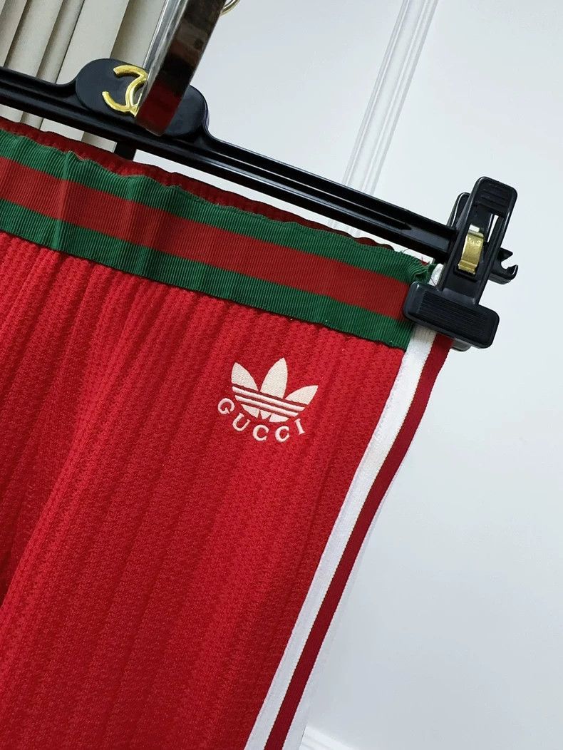 Gucci Gucci Adidas Collaboration Red Slim-fit Casual Pants Size 24" / US 00 / IT 34 - 3 Thumbnail