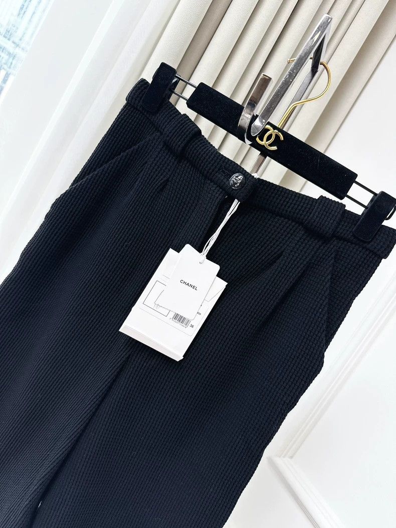 Chanel Chanel 21C Black Waffle Texture Shorts Size 36" / US 14 / IT 50 - 3 Thumbnail