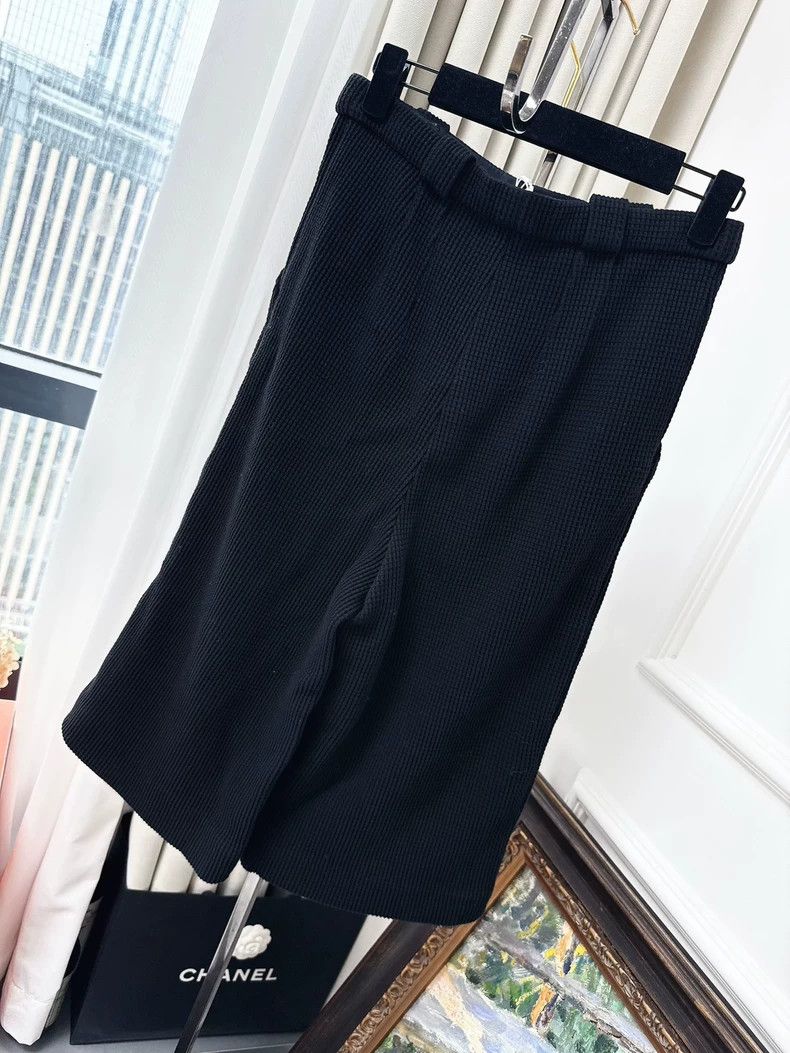 Chanel Chanel 21C Black Waffle Texture Shorts Size 36" / US 14 / IT 50 - 2 Thumbnail