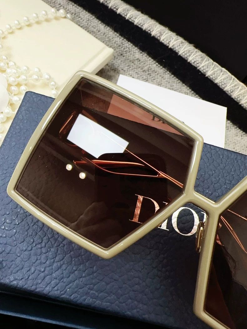 Dior Dior Montaigne Sunglasses Brown Frame Size ONE SIZE - 3 Thumbnail