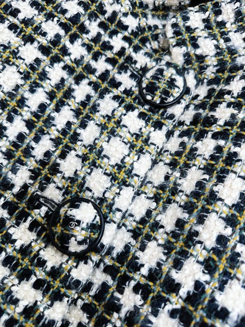 Chanel Chanel Black White Green Plaid Button Jacket Size M / US 6-8 / IT 42-44 - 7 Thumbnail