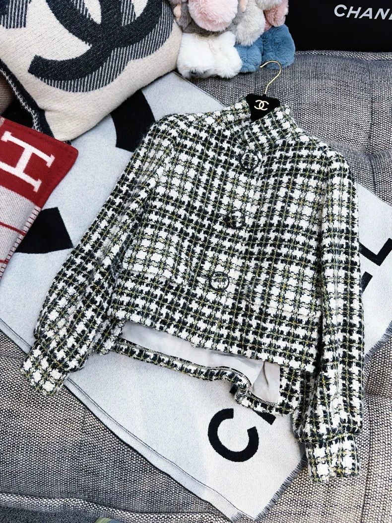 Chanel Chanel Black White Green Plaid Button Jacket Size M / US 6-8 / IT 42-44 - 3 Thumbnail