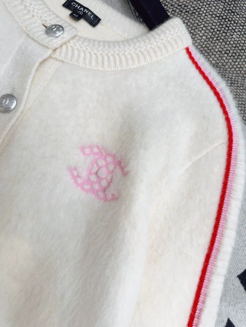 Chanel Chanel Coco Neige Embroidered Wool Cardigan Size M / US 6-8 / IT 42-44 - 8 Thumbnail
