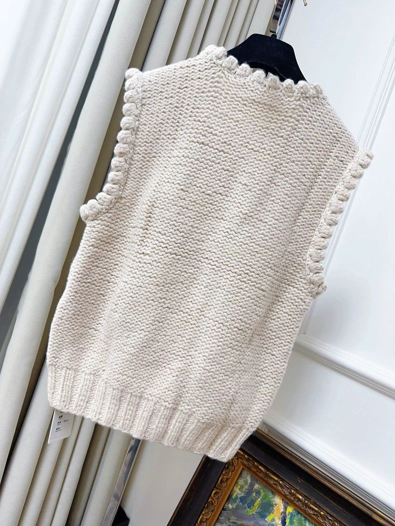 Chanel Chanel 21A Beige Floral Knit Vest Size M / US 6-8 / IT 42-44 - 2 Thumbnail