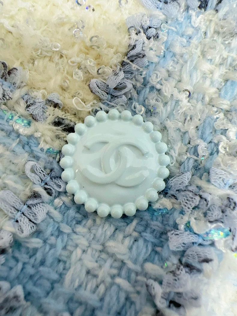 Chanel Chanel 22B Blue White Tweed Jacket Size M / US 6-8 / IT 42-44 - 5 Thumbnail