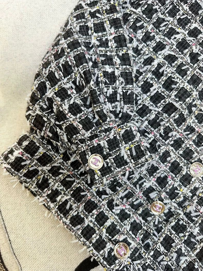 Chanel Chanel 23A Tweed Checkered Jacket Size S / US 4 / IT 40 - 4 Thumbnail