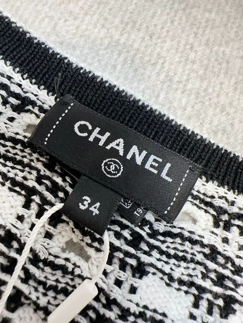 Chanel Chanel 25P Black White Sleeveless Knit Dress Size M / US 6-8 / IT 42-44 - 4 Thumbnail