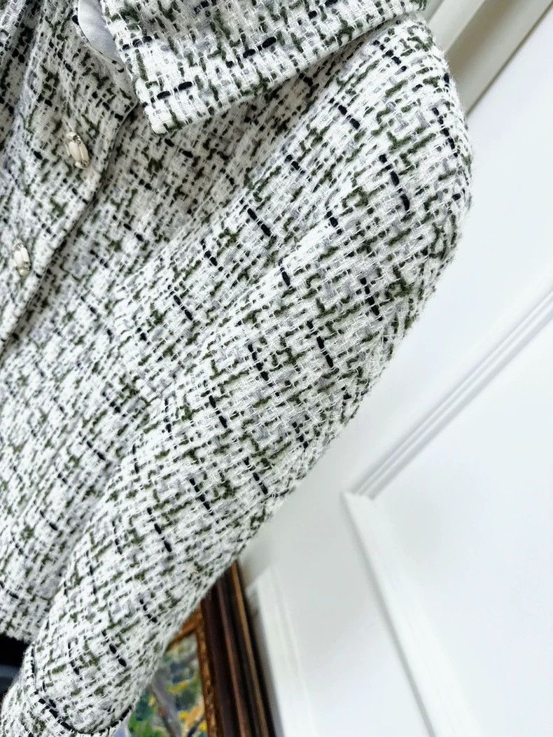 Chanel Chanel Beige Green Tweed Jacket Size M / US 6-8 / IT 42-44 - 4 Thumbnail