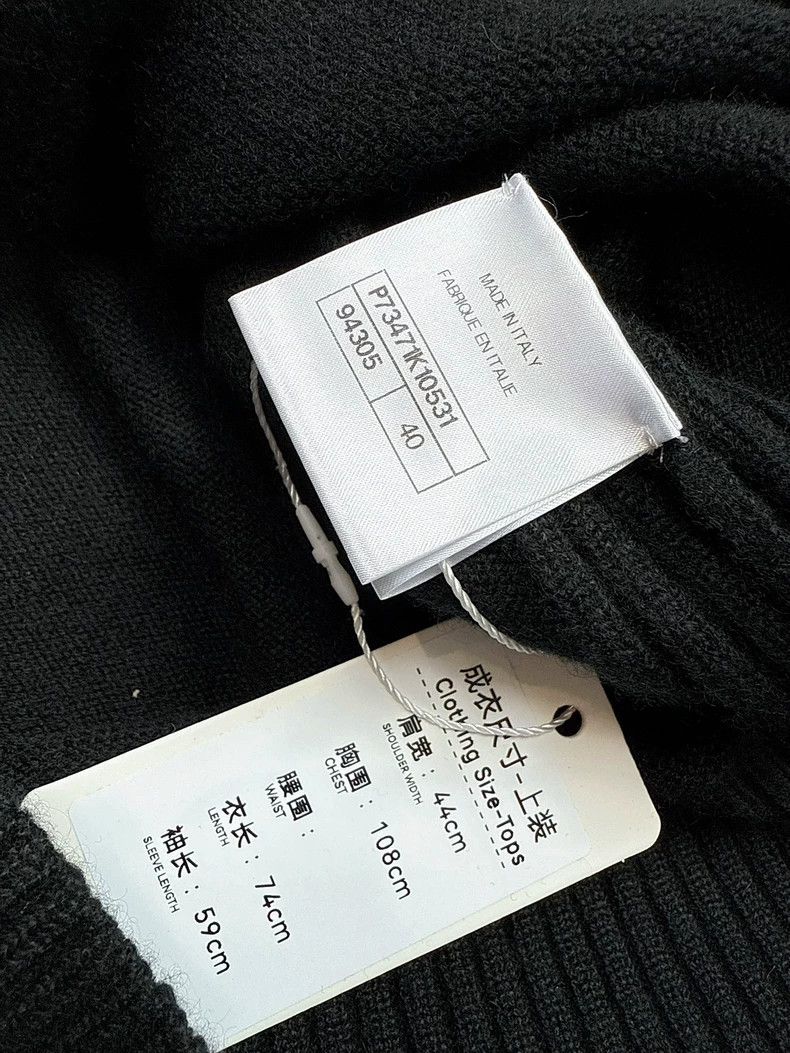 Chanel CHANEL 22B Black Cashmere Logo Cardigan Size M / US 6-8 / IT 42-44 - 6 Thumbnail