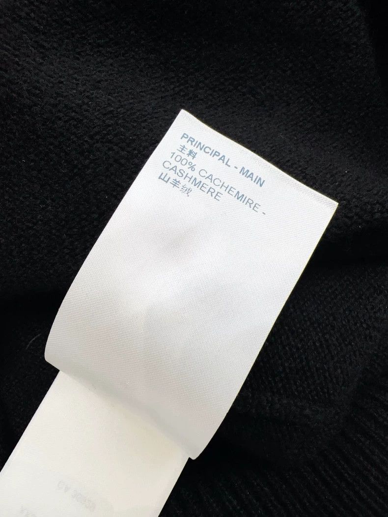 Louis Vuitton Louis Vuitton Black Cashmere Chain Badge Sweater Size M / US 6-8 / IT 42-44 - 7 Thumbnail