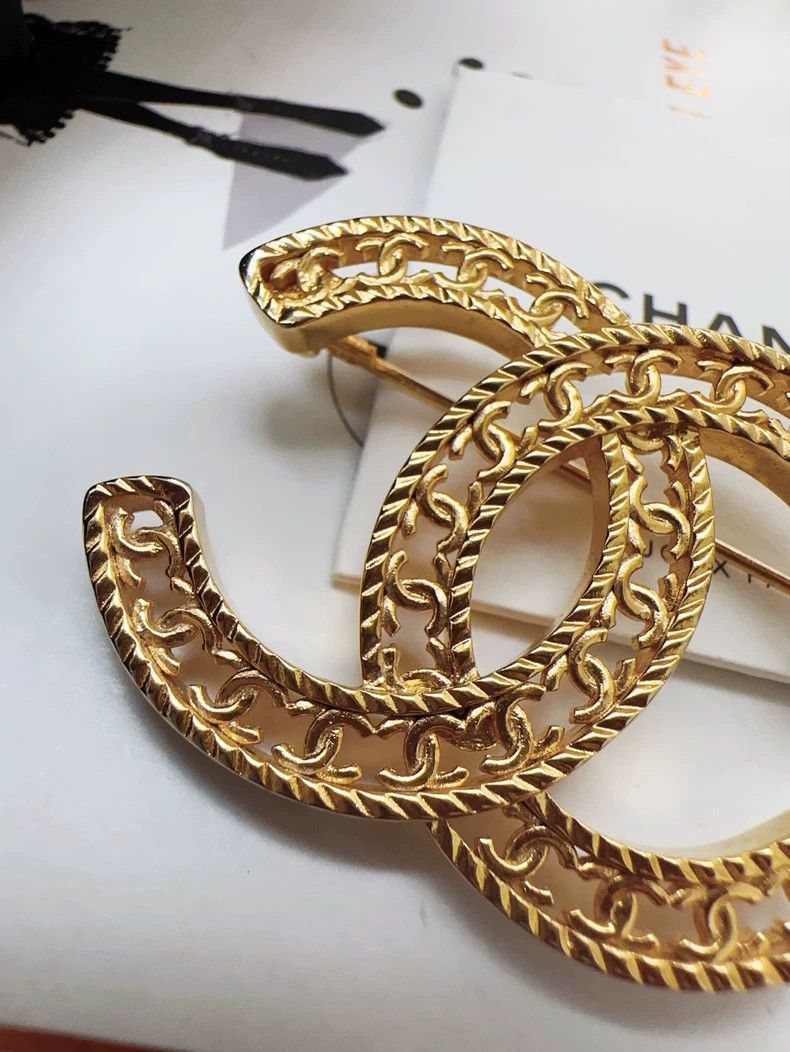Chanel Chanel Gold CC Star Hollow Carved Brooch Size ONE SIZE - 6 Thumbnail