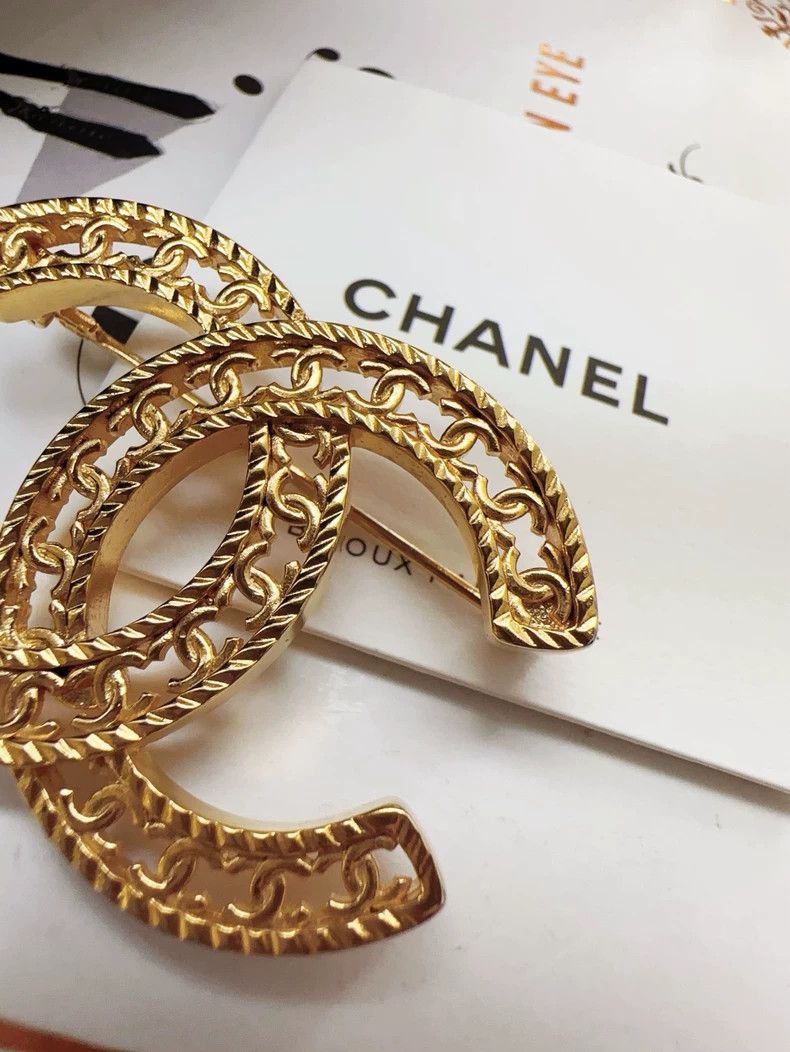 Chanel Chanel Gold CC Star Hollow Carved Brooch Size ONE SIZE - 5 Thumbnail