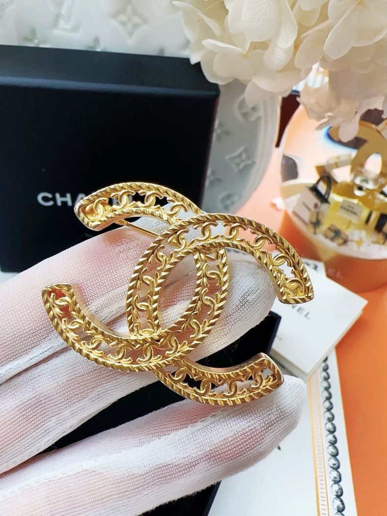 Chanel Chanel Gold CC Star Hollow Carved Brooch Size ONE SIZE - 7 Thumbnail