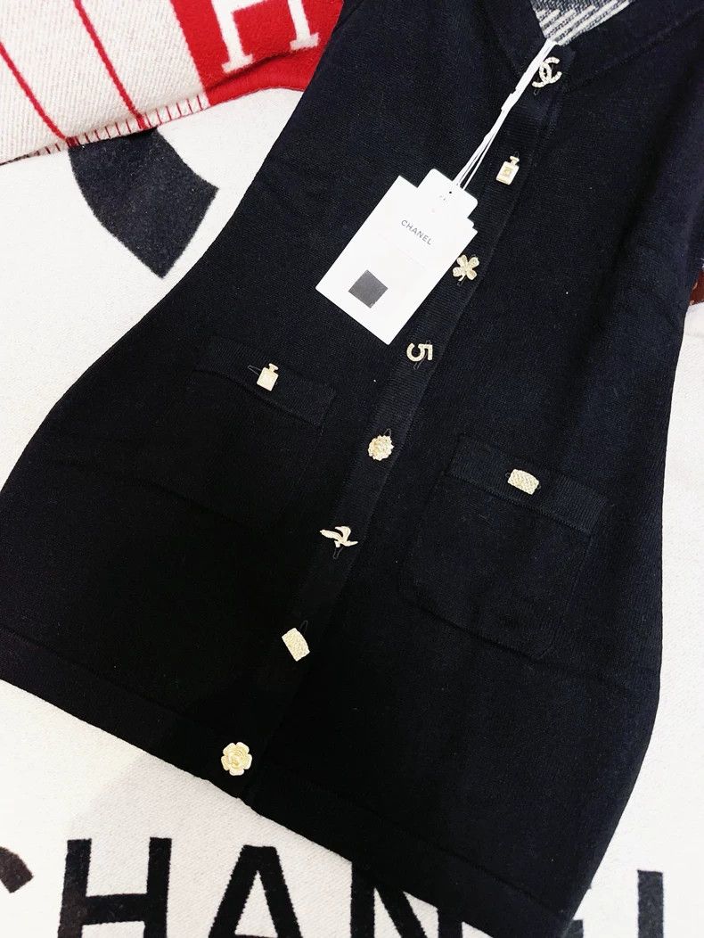 Chanel Chanel Black Cashmere Badge Sling Dress Size M / US 6-8 / IT 42-44 - 4 Thumbnail