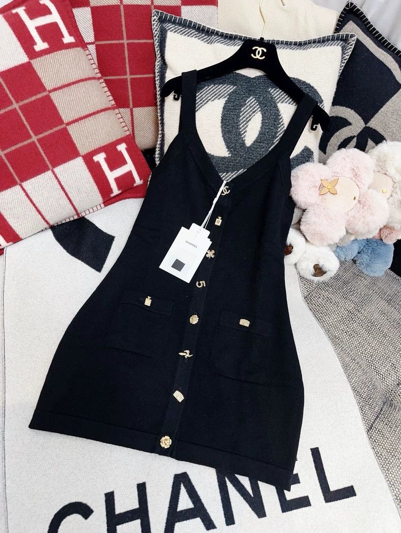 Chanel Chanel Black Cashmere Badge Sling Dress Size M / US 6-8 / IT 42-44 - 3 Thumbnail
