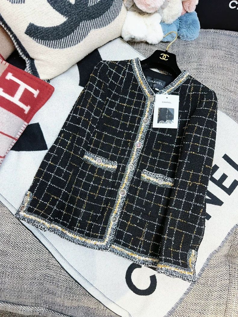 Chanel Chanel Black Plaid Gold Trim Knit Jacket Size M / US 6-8 / IT 42-44 - 7 Thumbnail