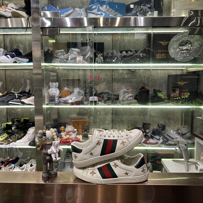 Gucci Gucci Ace Embroidered Sneakers with Stars and Bees 0079 Size US 8.5 / EU 41-42 - 6 Thumbnail