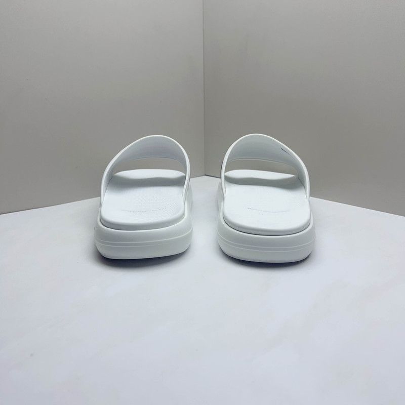Gucci Gucci Comfortable White Slide Sandals for Men 0079 Size US 8.5 / EU 41-42 - 3 Thumbnail