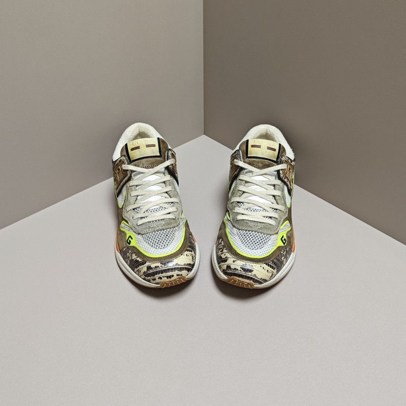 Gucci Gucci Ultrapace Low-Top Sneaker in Rock Grey 0079 Size US 9 / EU 42 - 2 Thumbnail