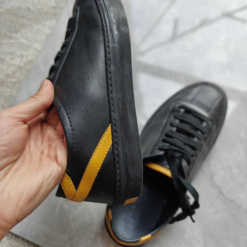 Gucci Gucci Distressed Leather Low-Top Sneakers for Men 0079 Size US 8.5 / EU 41-42 - 7 Thumbnail
