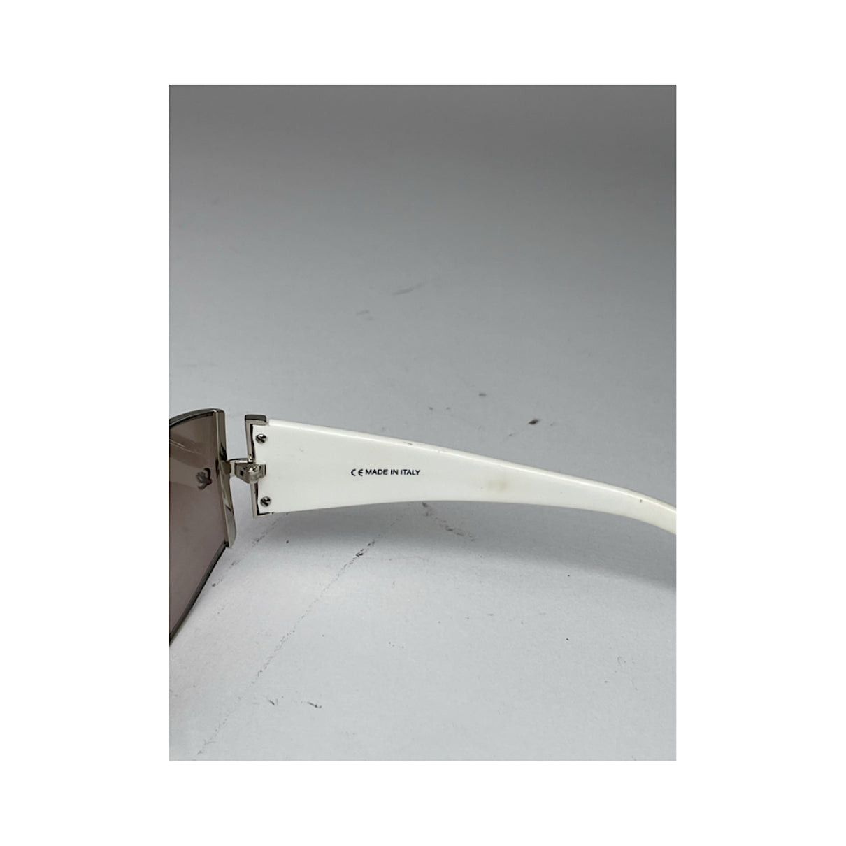 Loewe White Plastic Sunglasses Size ONE SIZE - 5 Thumbnail