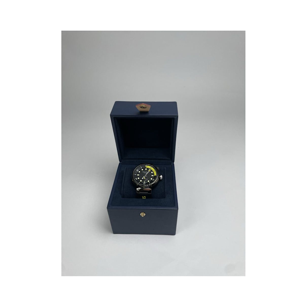 Louis Vuitton Tambour Black Steel Watche Size ONE SIZE - 3 Thumbnail