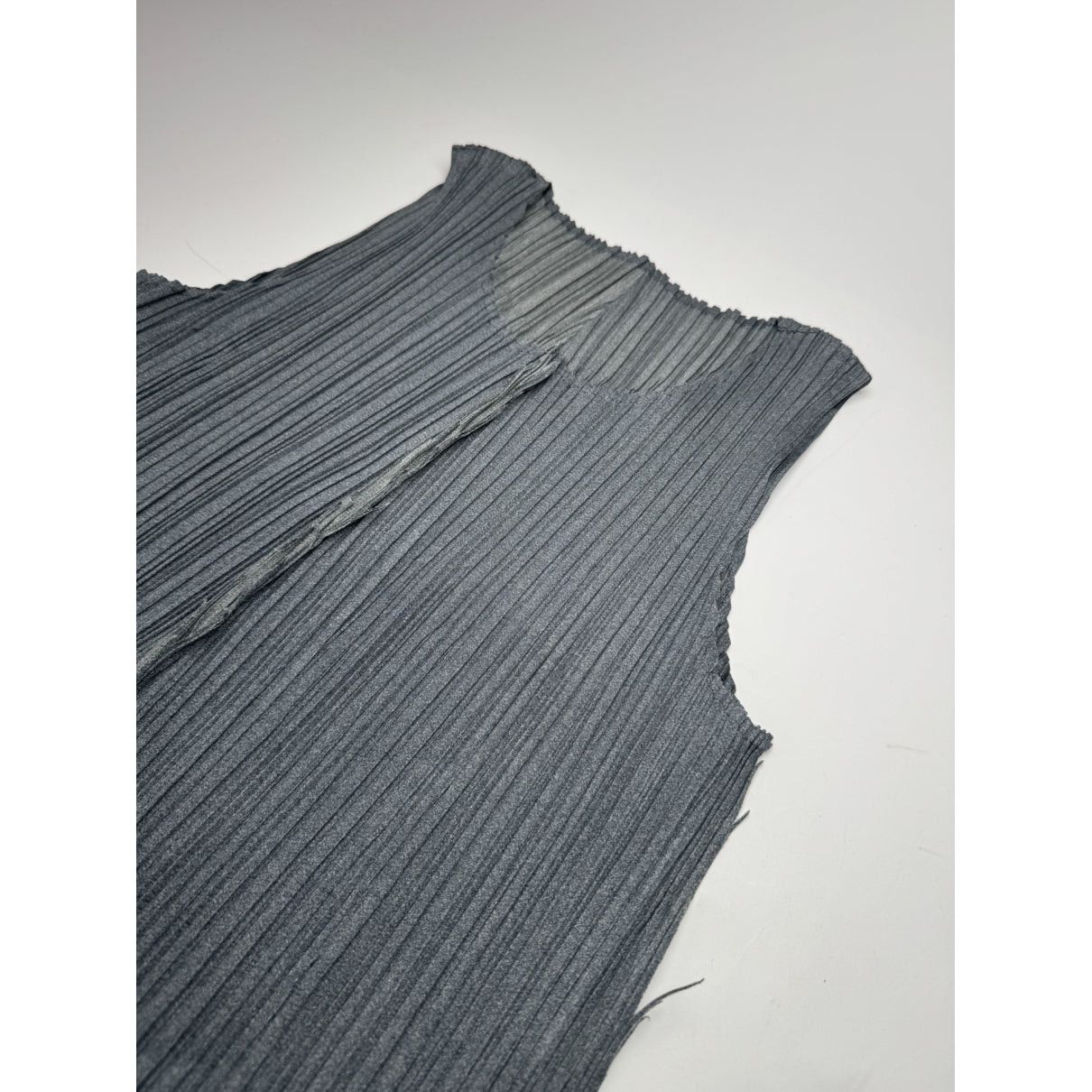 Other Pleats Please Anthracite Polyester Top Size M / US 6-8 / IT 42-44 - 2 Thumbnail