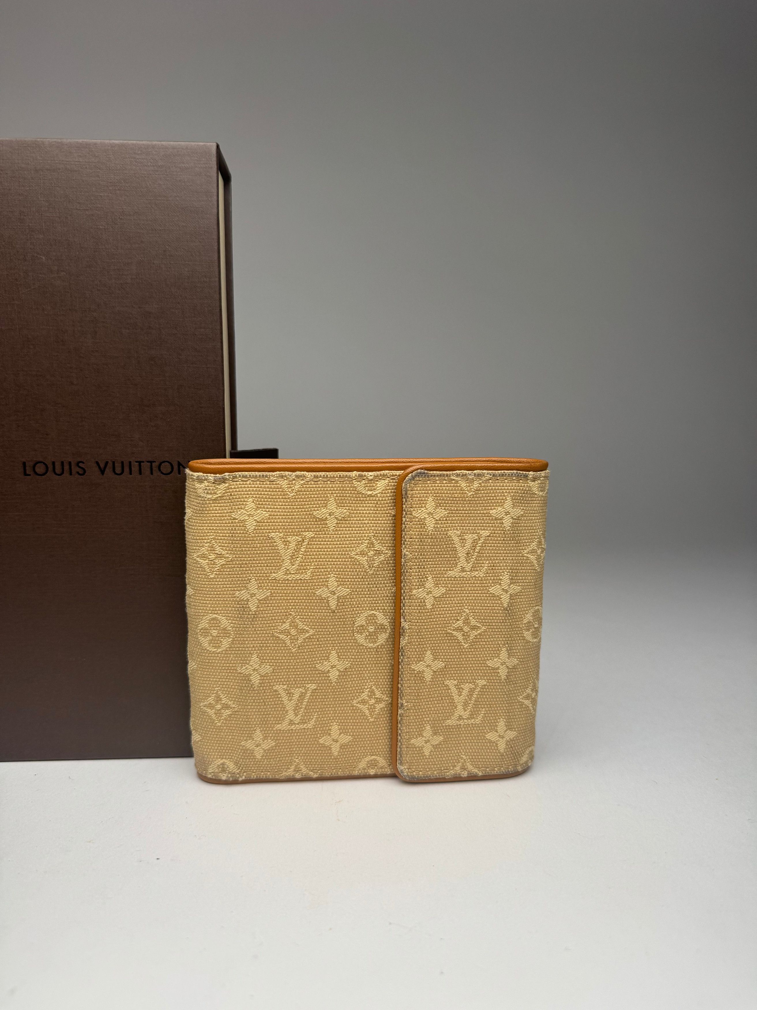Louis Vuitton Vintage Canvas Monogram Wallet Yellow white Size ONE SIZE - 13 Thumbnail