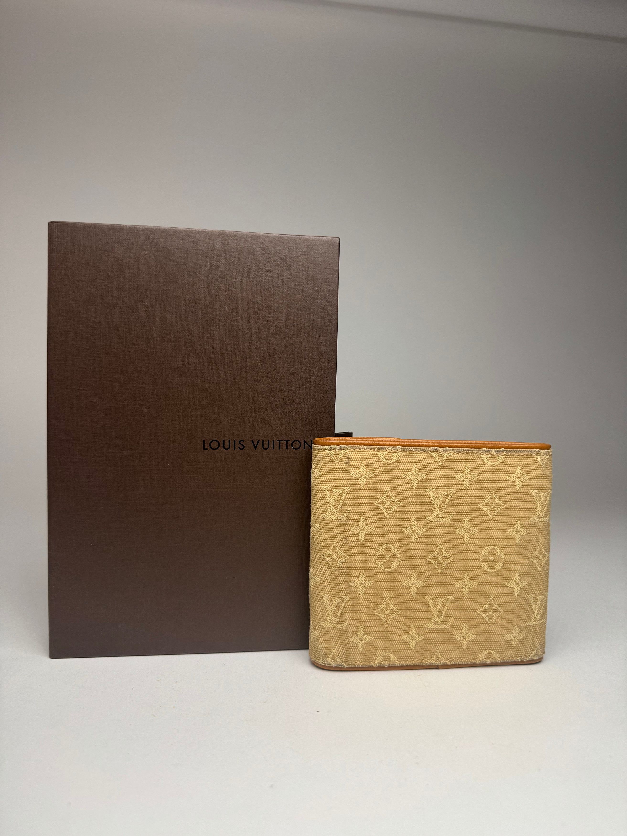 Louis Vuitton Vintage Canvas Monogram Wallet Yellow white Size ONE SIZE - 8 Thumbnail