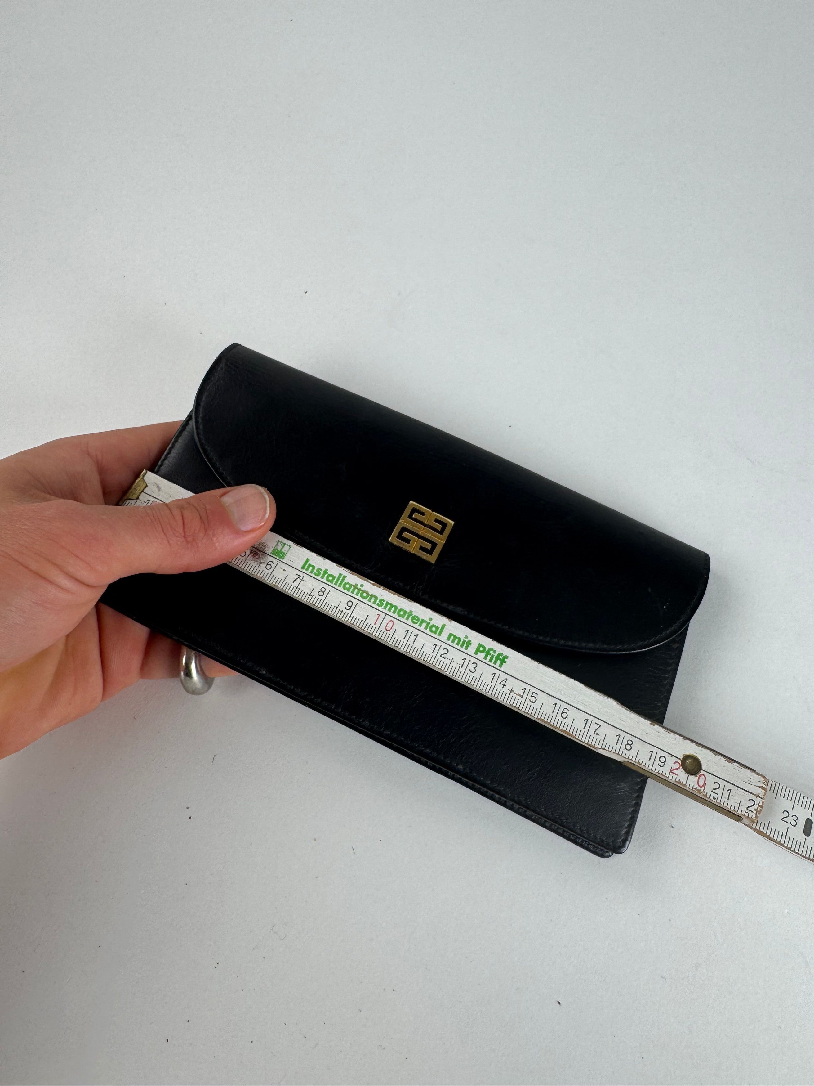 Givenchy Vintage GV3 Leather Clutch Black Size ONE SIZE - 10 Thumbnail