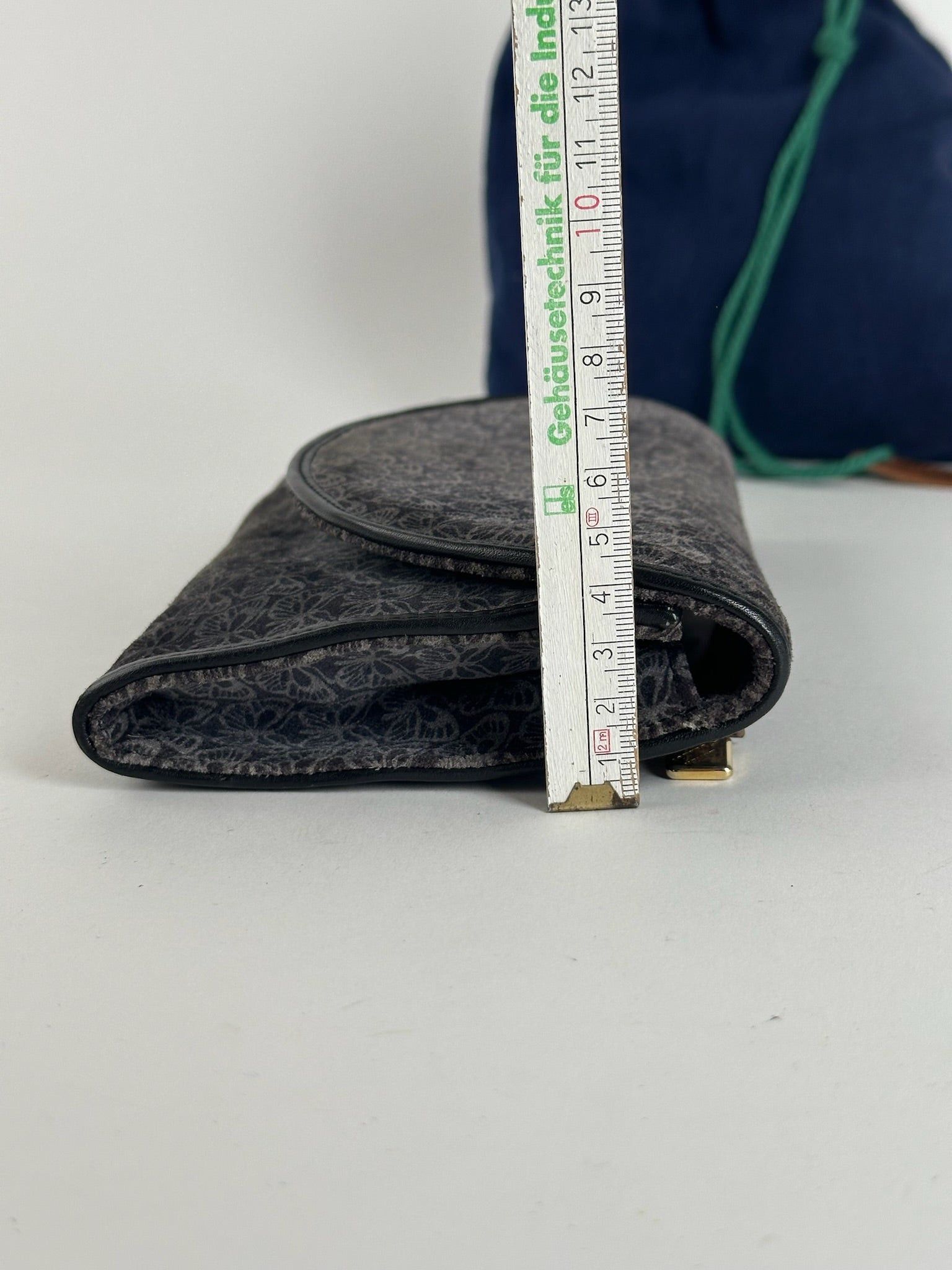Bottega Veneta Vintage Suede Monogram Clutch navy white Size ONE SIZE - 7 Thumbnail