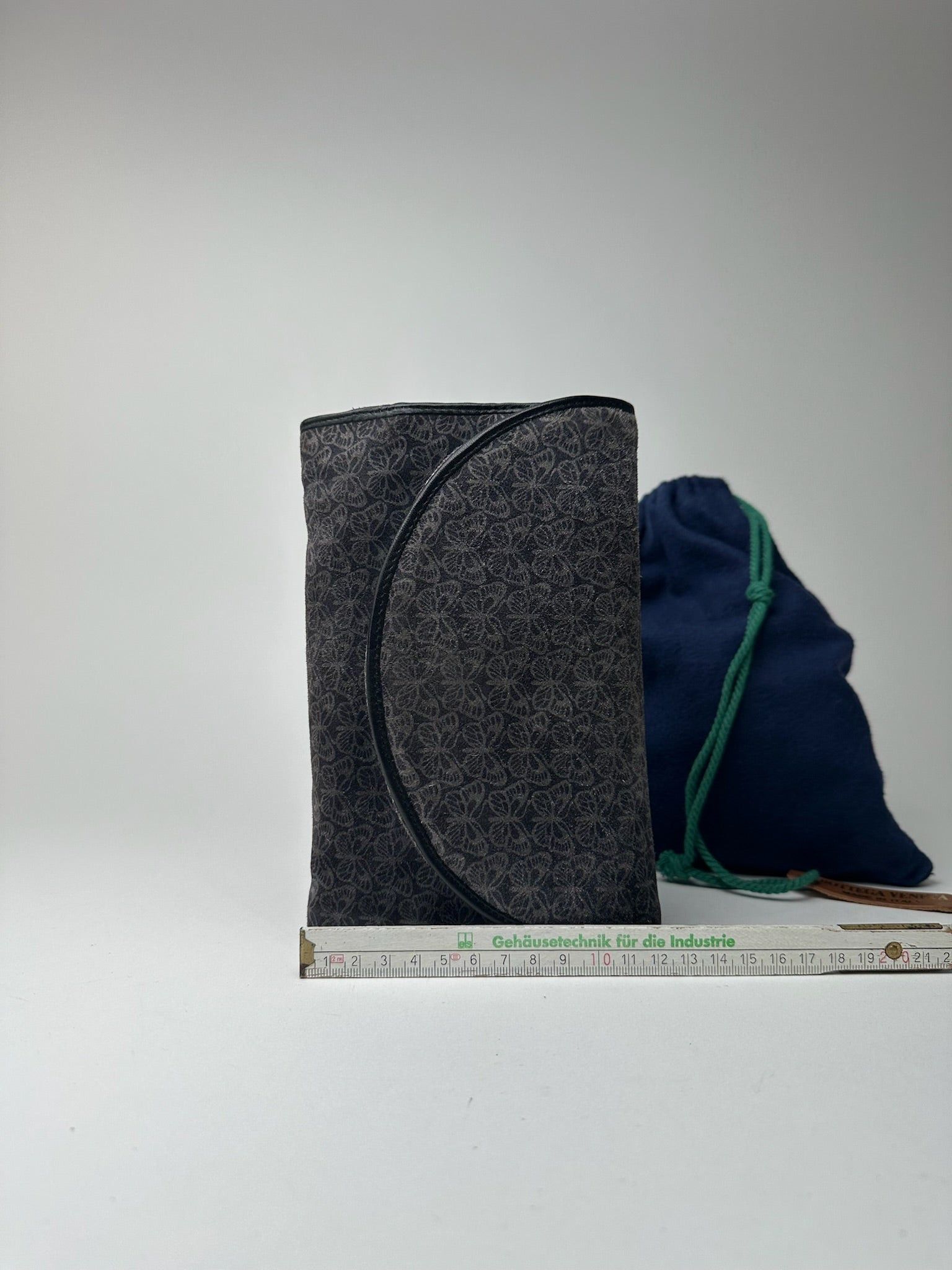 Bottega Veneta Vintage Suede Monogram Clutch navy white Size ONE SIZE - 9 Thumbnail