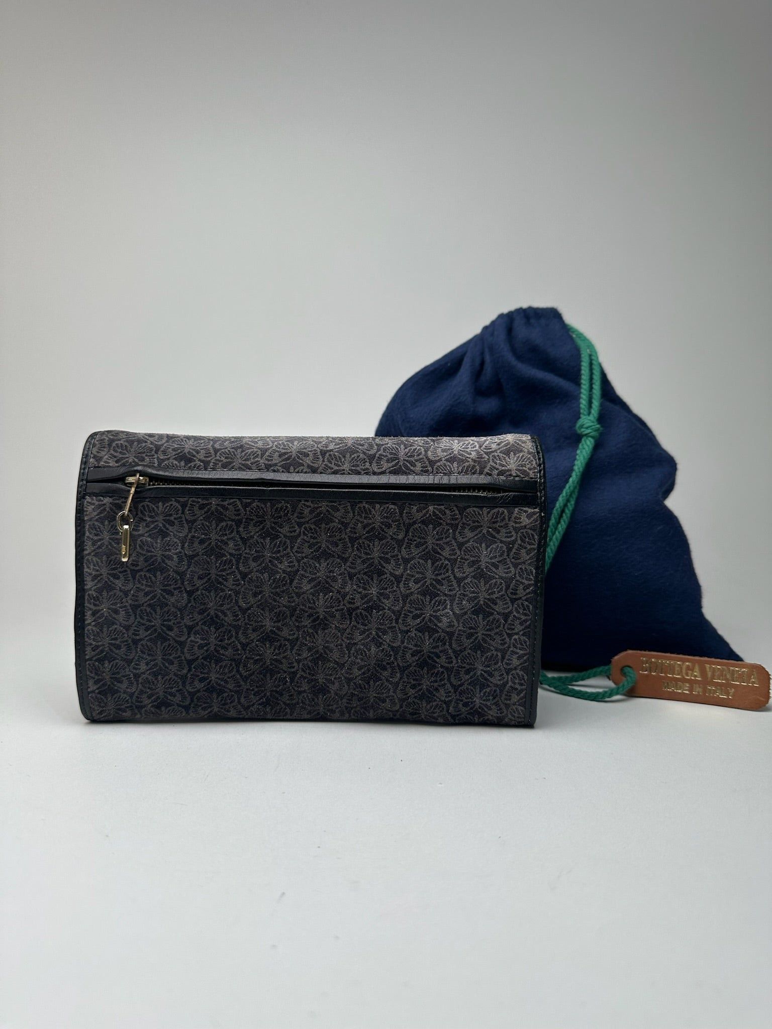 Bottega Veneta Vintage Suede Monogram Clutch navy white Size ONE SIZE - 2 Thumbnail